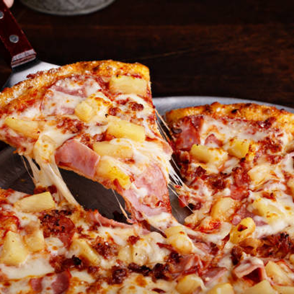 ham and pineapple pizza
